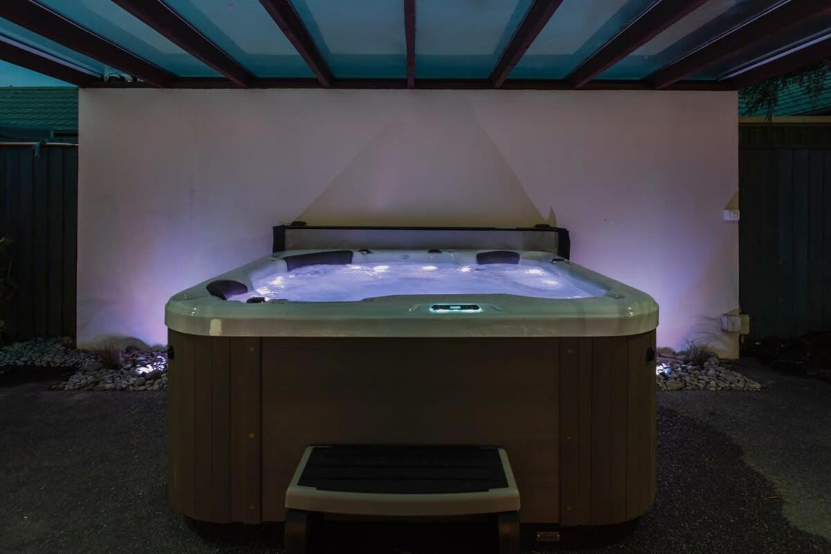 Holiday home Hidden Gem Of - Sleeps 13 *