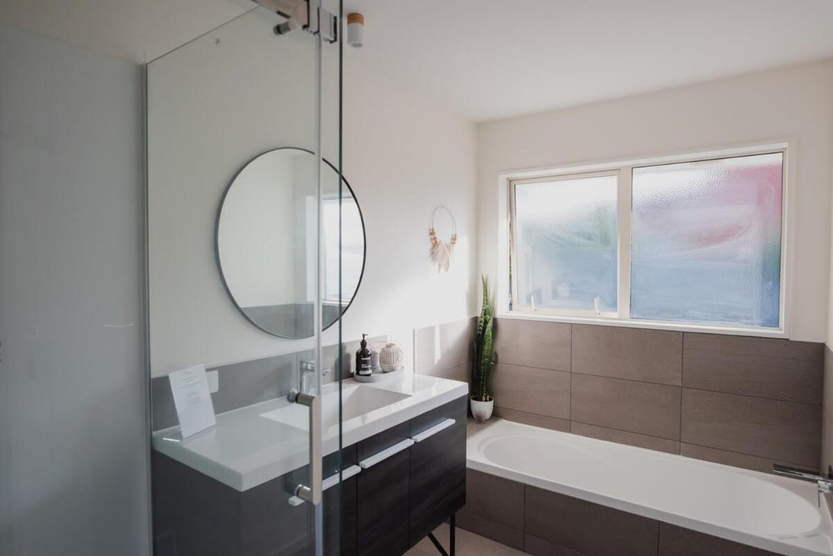 Hidden Gem Of - Sleeps 13 *