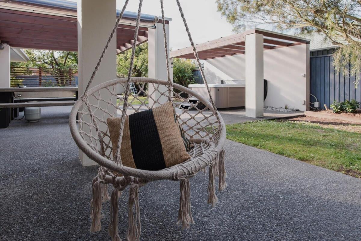 Hidden Gem Of - Sleeps 13 Christchurch
