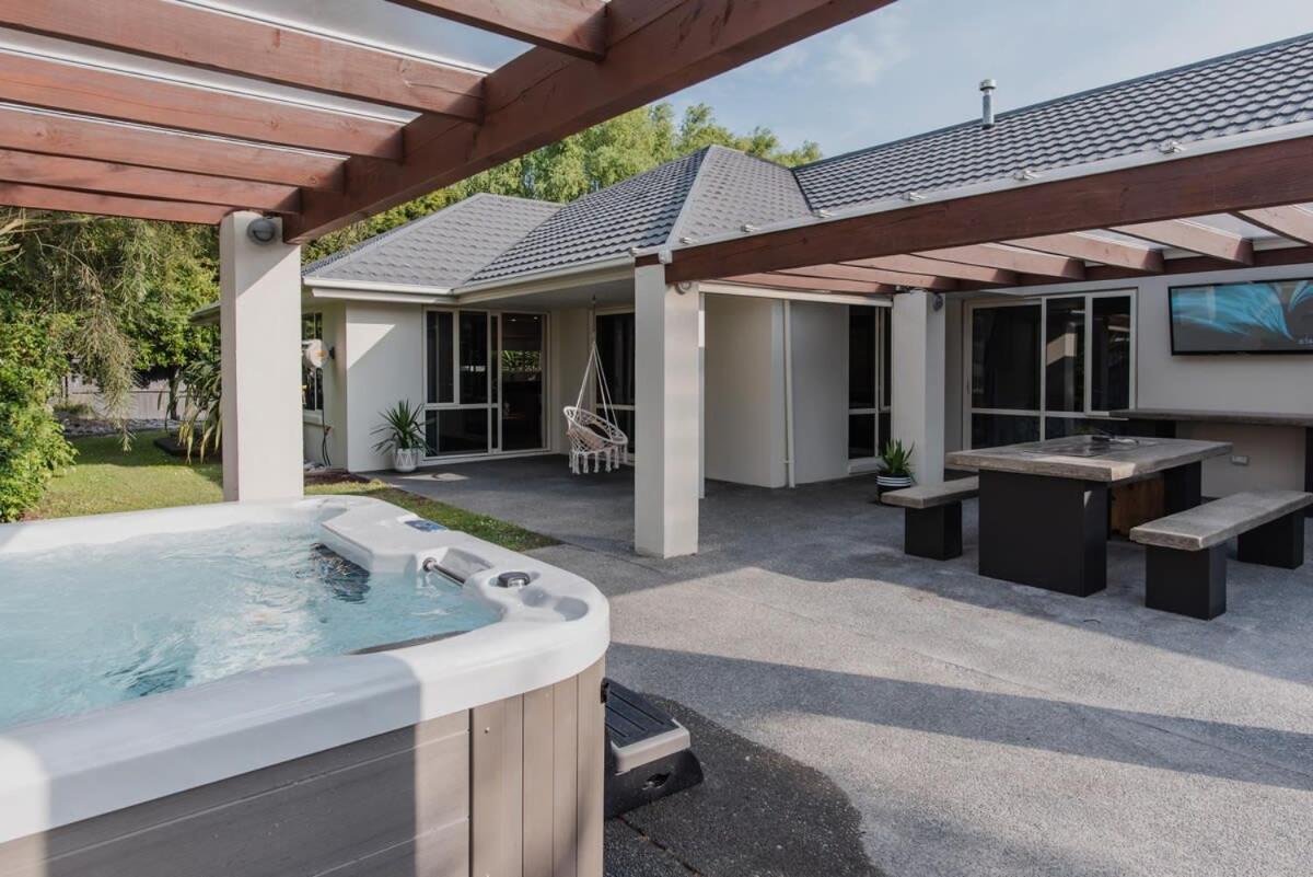 Hidden Gem Of - Sleeps 13