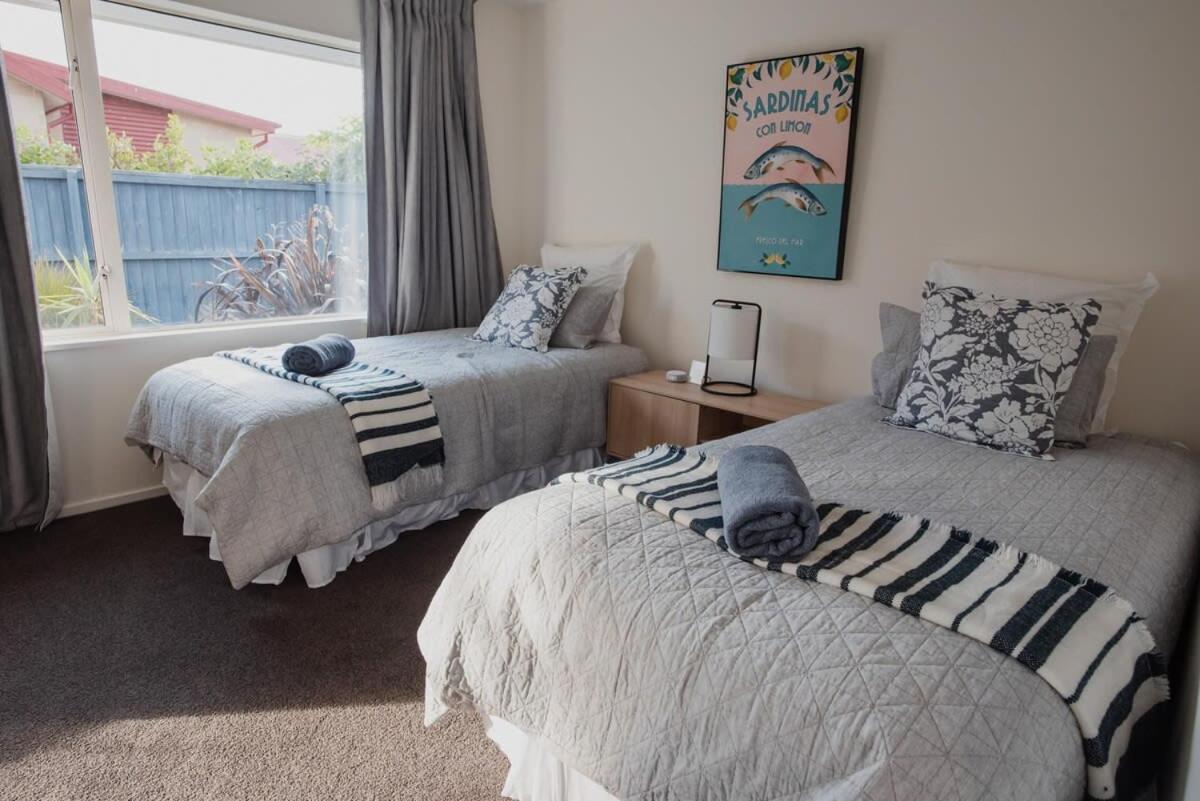 Hidden Gem Of - Sleeps 13 Holiday home Christchurch