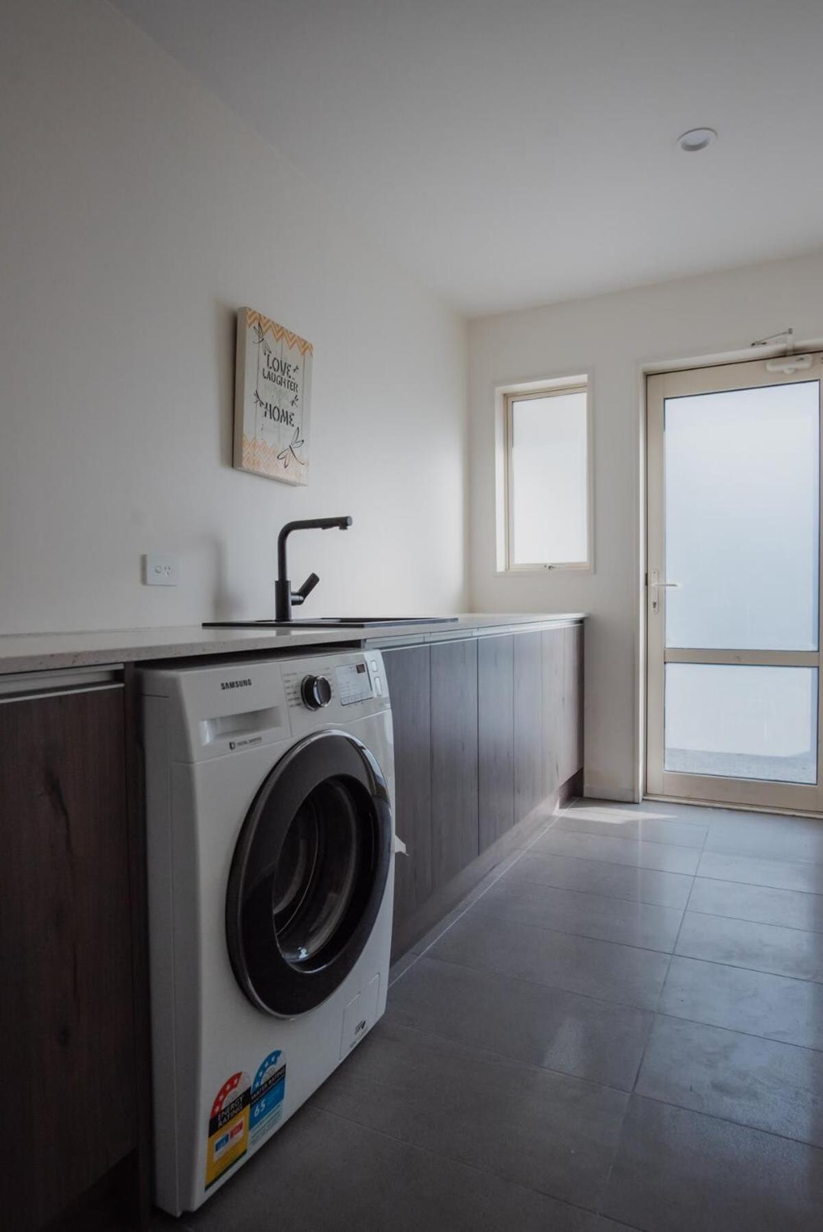 Hidden Gem Of - Sleeps 13 Holiday home